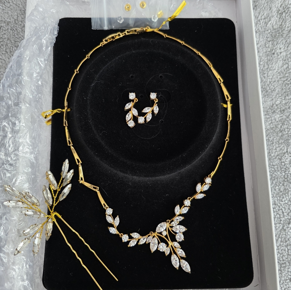 Elegant Gold and Silver Leaf Jewelry Set Earrings, Necklace, Hairpiece Costume